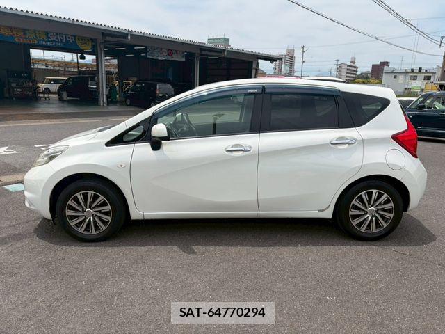Nissan NOTE 2013-08 7272598-19