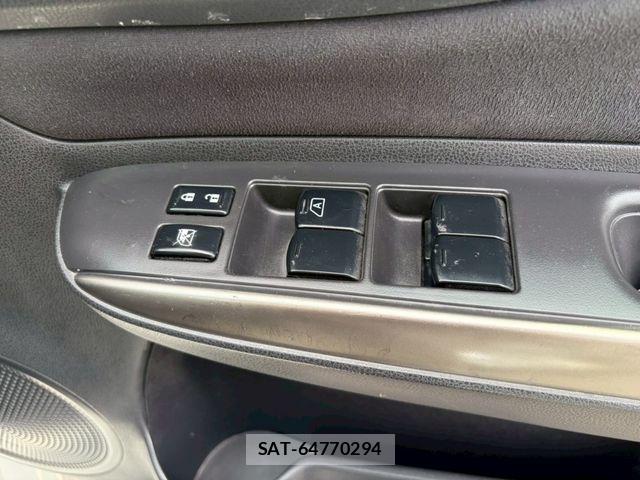 Nissan NOTE 2013-08 7272598-28