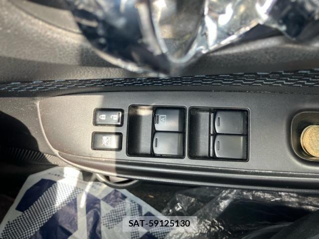 Nissan NOTE 2014-04 7272595-14