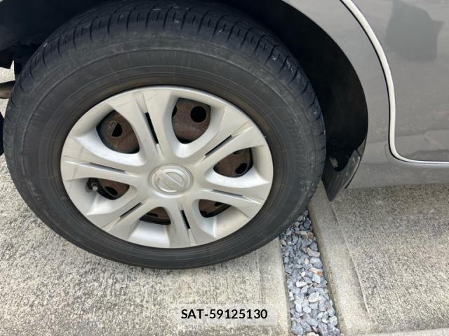 Nissan NOTE 2014-04 7272595-6