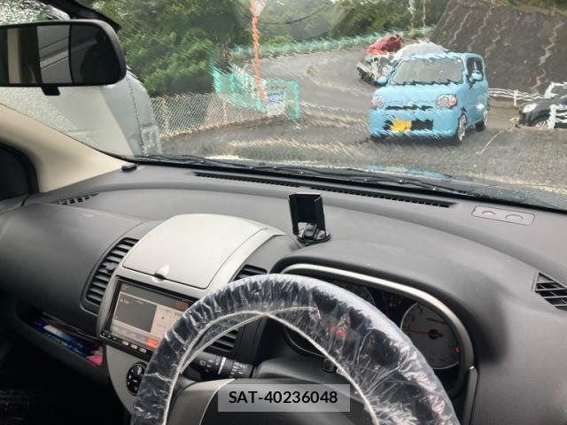 Nissan NOTE 2011-09 7272593-17