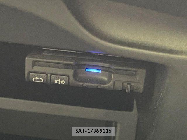 Nissan NOTE 2013-05 7272594-4