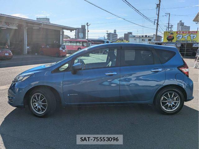 Nissan NOTE 2016-11 7272590-19