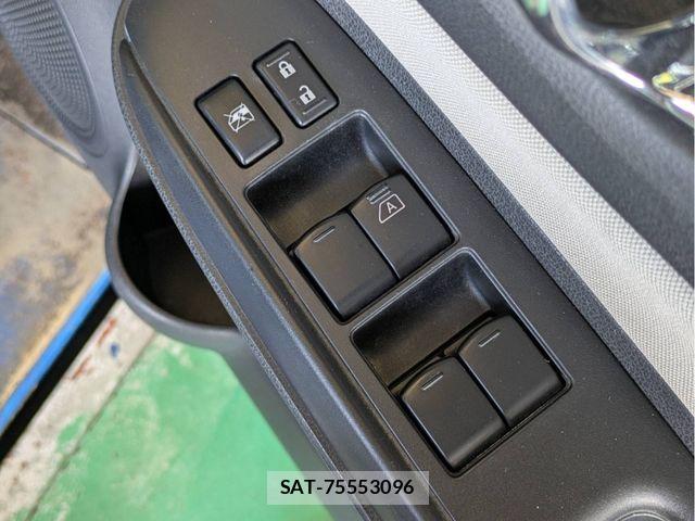 Nissan NOTE 2016-11 7272590-28