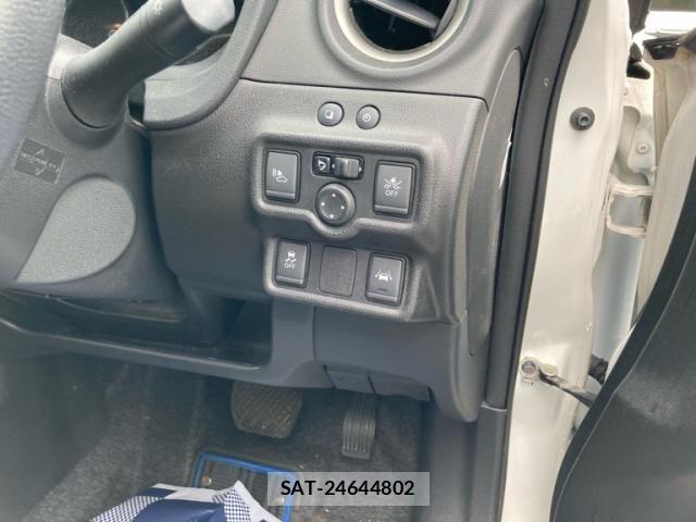 Nissan NOTE 2017-02 7272589-10