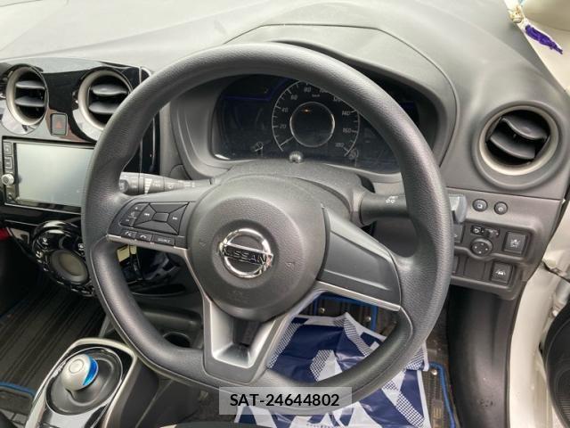 Nissan NOTE 2017-02 7272589-11
