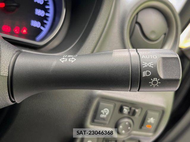 Nissan NOTE 2015-11 7329058-6