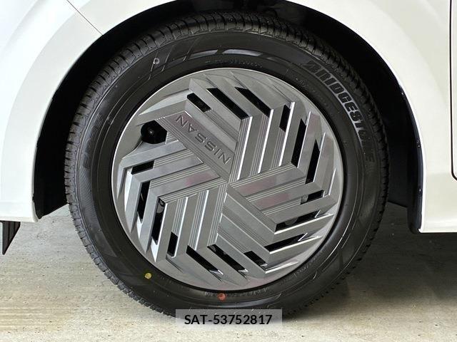 Nissan NOTE 2026-03 7329010-9