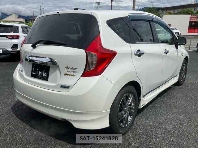 Nissan NOTE 2013-01 7329073-5