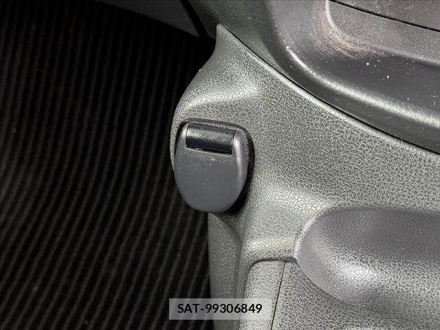 Nissan NOTE 2017-09 7329066-25