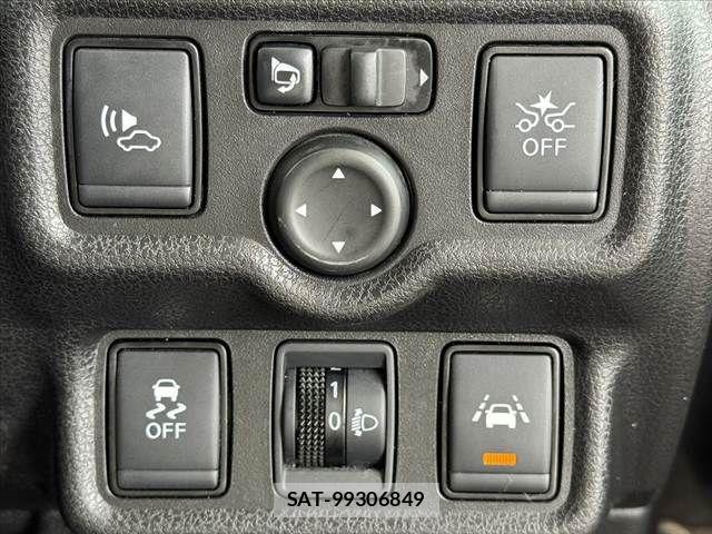 Nissan NOTE 2017-09 7329066-3