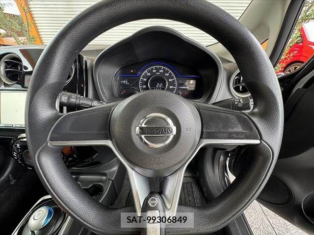Nissan NOTE 2017-09 7329066-6