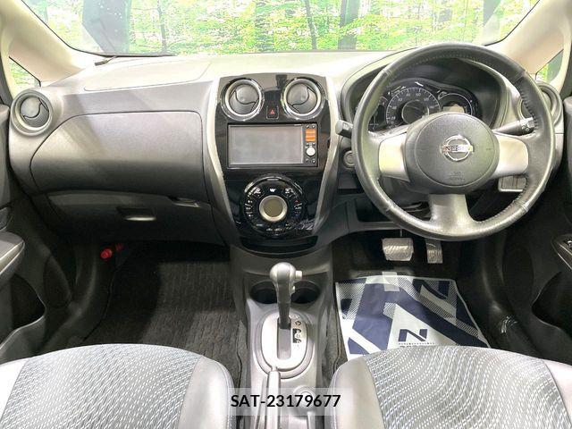Nissan NOTE 2013-01 7329061-1