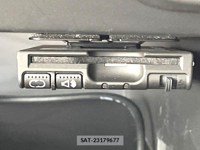 Nissan NOTE 2013-01 7329061-6