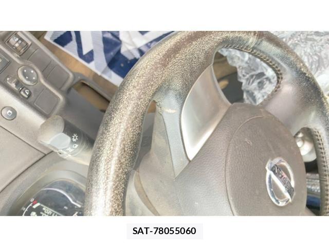 Nissan NOTE 2012-10 7329076-14