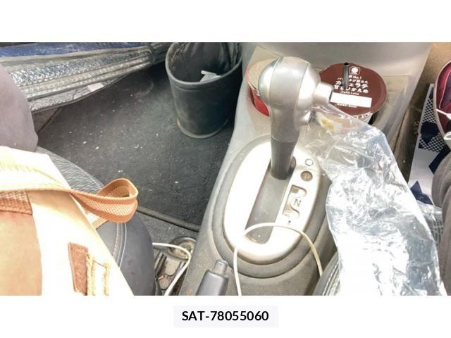 Nissan NOTE 2012-10 7329076-19