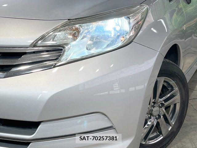 Nissan NOTE 2013-01 7329071-11