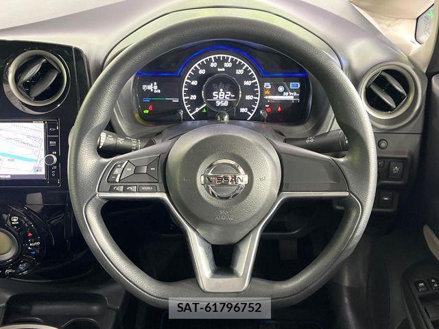 Nissan NOTE 2018-03 7359133-10