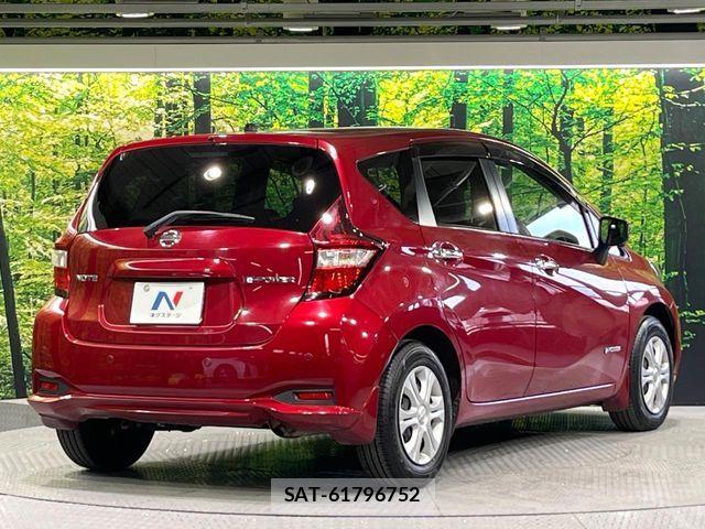 Nissan NOTE 2018-03 7359133-16