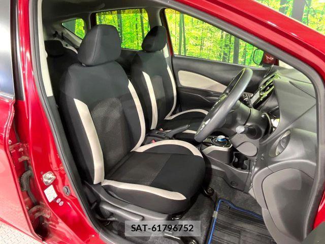 Nissan NOTE 2018-03 7359133-7
