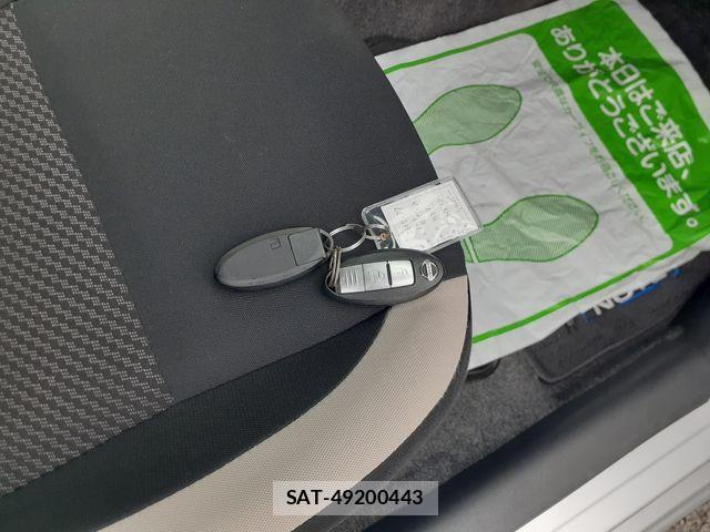 Nissan NOTE 2017-11 7359136-25