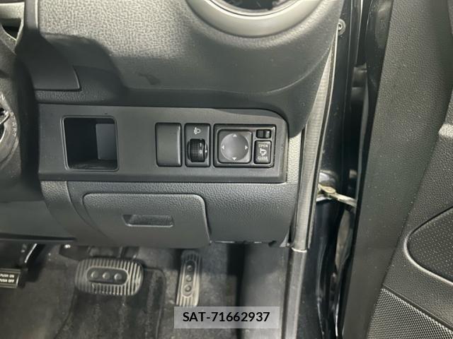 Nissan NOTE 2010-11 7359156-16