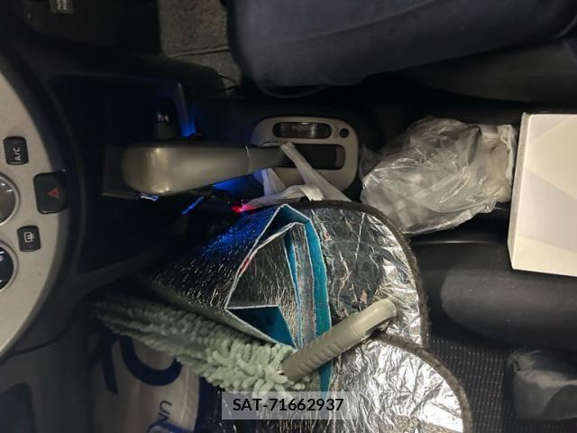 Nissan NOTE 2010-11 7359156-23