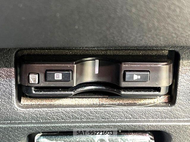 Nissan NOTE 2021-03 7359105-5