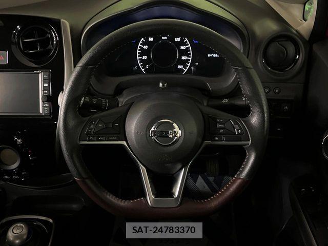 Nissan NOTE 2018-03 7359134-11