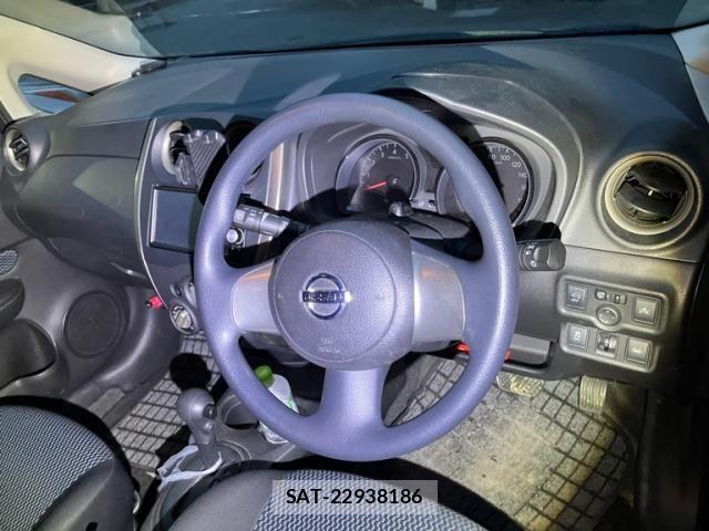 Nissan NOTE 2014-03 7359153-12