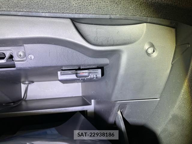 Nissan NOTE 2014-03 7359153-18