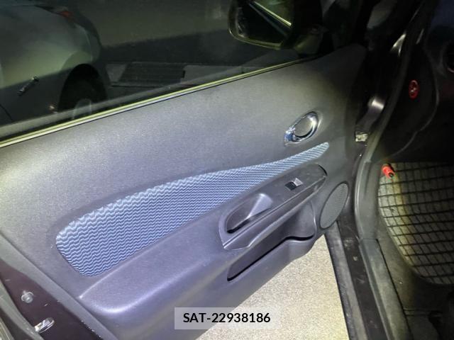 Nissan NOTE 2014-03 7359153-26