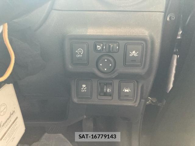 Nissan NOTE 2015-07 7359150-11
