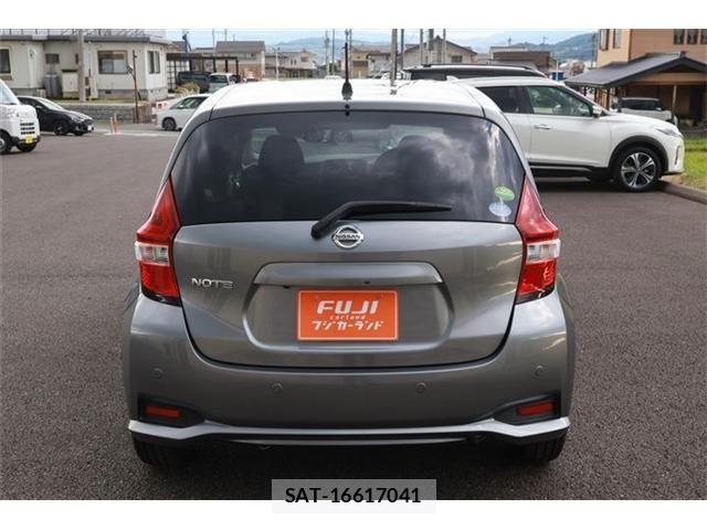 Nissan NOTE 2017-06 7359137-13