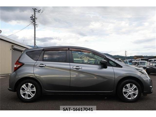 Nissan NOTE 2017-06 7359137-28