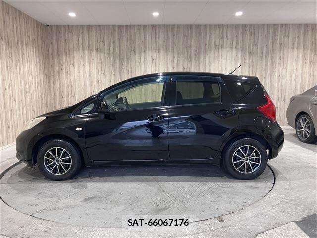Nissan NOTE 2014-02 7359152-18