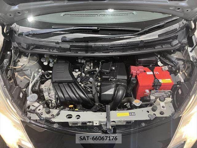 Nissan NOTE 2014-02 7359152-26