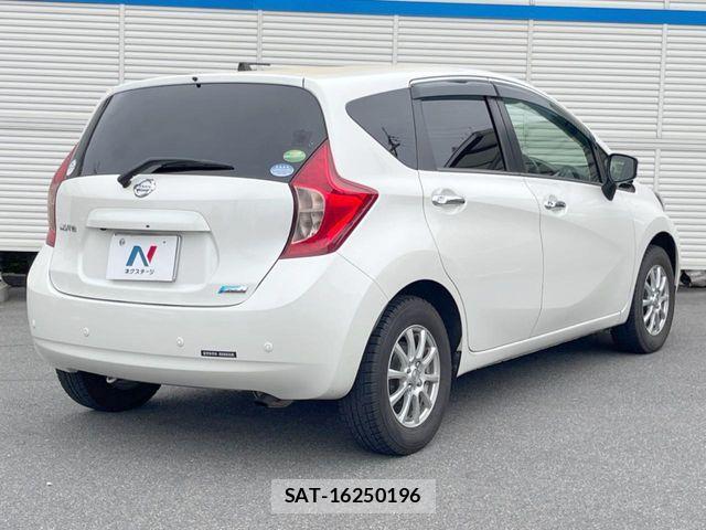 Nissan NOTE 2016-01 7359144-16