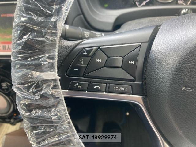 Nissan NOTE 2019-10 7393358-14