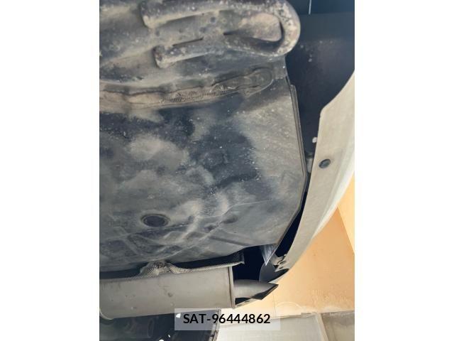 Nissan NOTE 2013-10 7393374-9