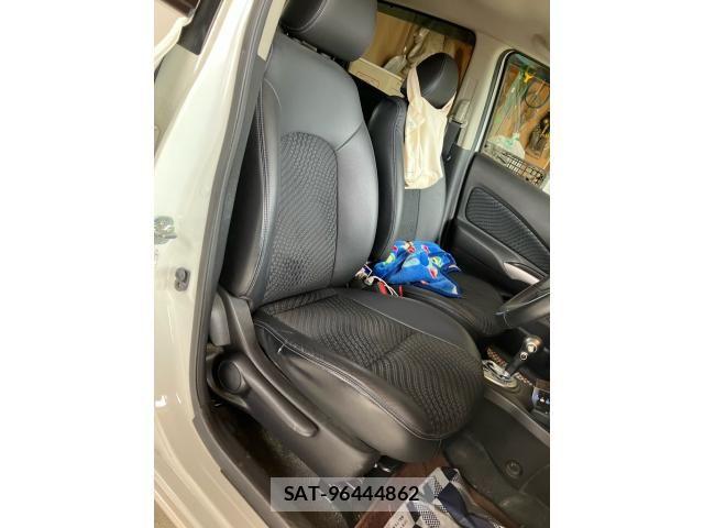 Nissan NOTE 2013-10 7393374-14