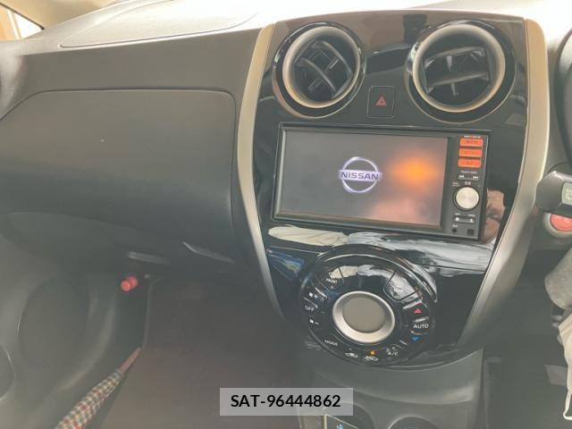 Nissan NOTE 2013-10 7393374-16