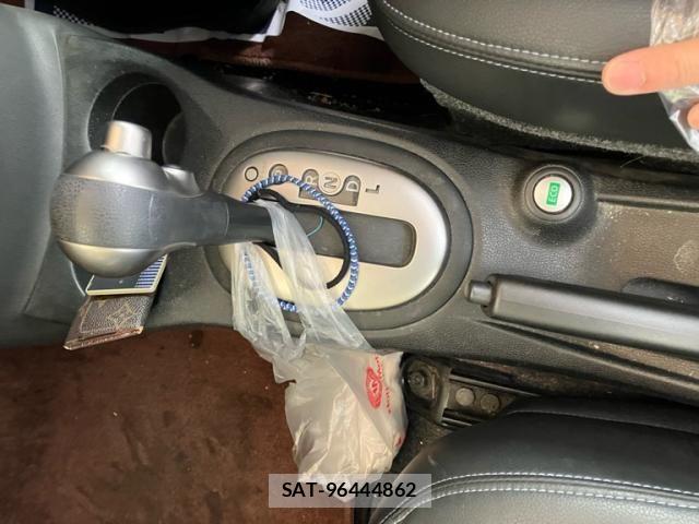 Nissan NOTE 2013-10 7393374-17