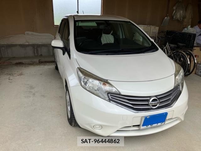 Nissan NOTE 2013-10 7393374-1