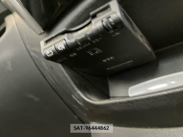 Nissan NOTE 2013-10 7393374-20