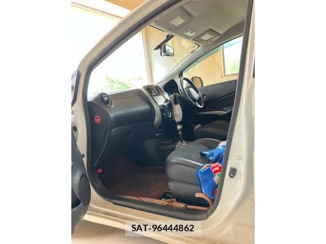 Nissan NOTE 2013-10 7393374-22