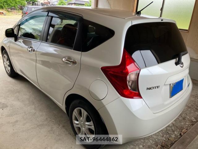 Nissan NOTE 2013-10 7393374-4