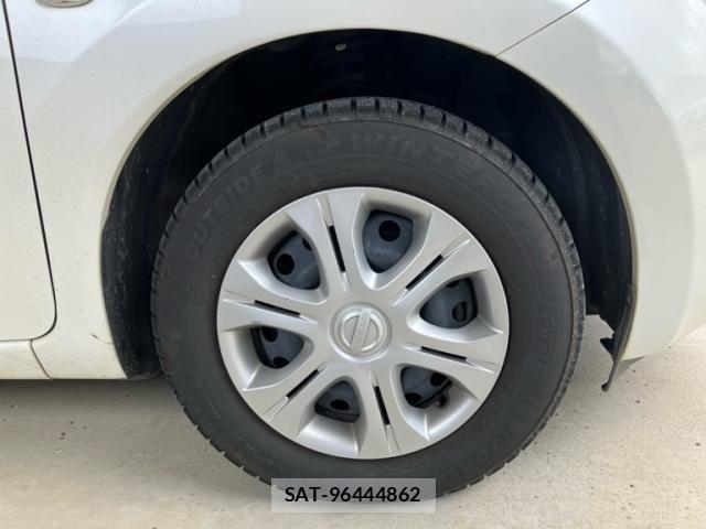 Nissan NOTE 2013-10 7393374-5