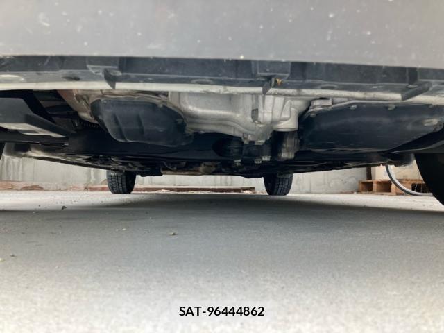 Nissan NOTE 2013-10 7393374-6