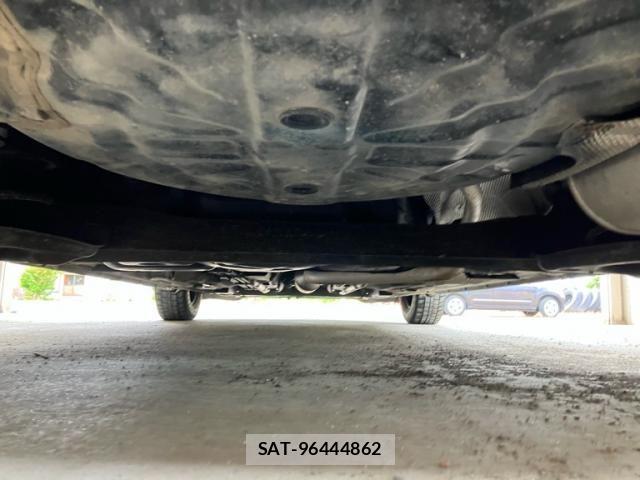 Nissan NOTE 2013-10 7393374-8